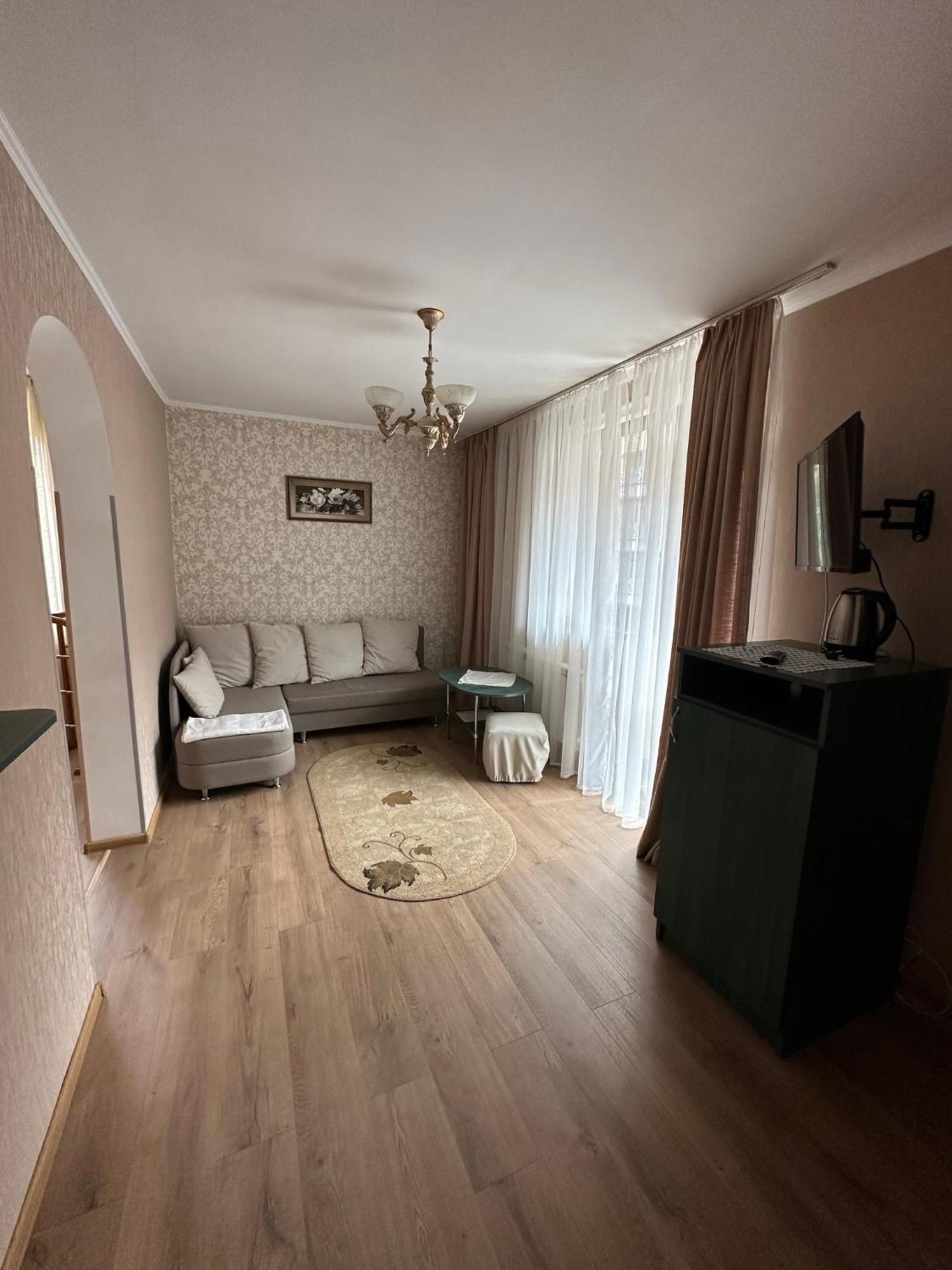 Hotel Сонячна Перлина Polyana  Esterno foto